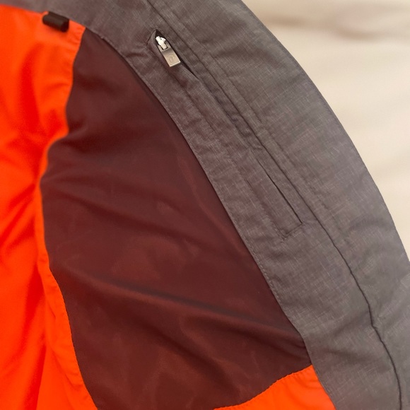 NWOT PEAK PERFORMANCE Grey outdoor duck down jacket - Picture 8 of 13